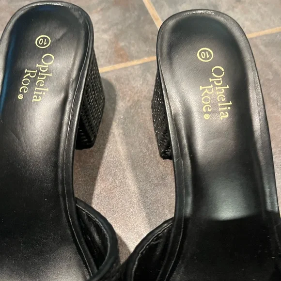 Black and Gold Women's Sandals - Picture 5 of 6